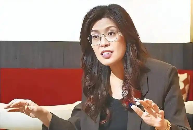 郑丽文率团访陆释放信号，六天三城藏玄机，两岸未来即将被改写..
 
时隔十年中国