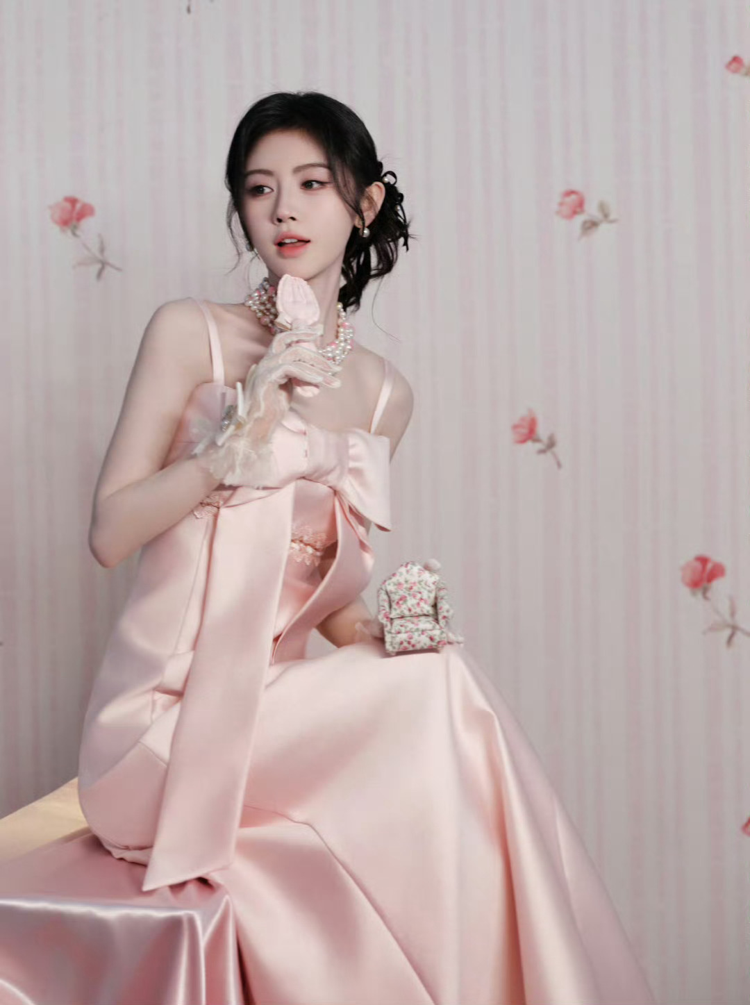 jjy鞠婧祎万花世界 jjy鞠婧祎苏绿夏 “陪伴胜过言语，细节胜过情话” 𝑰?