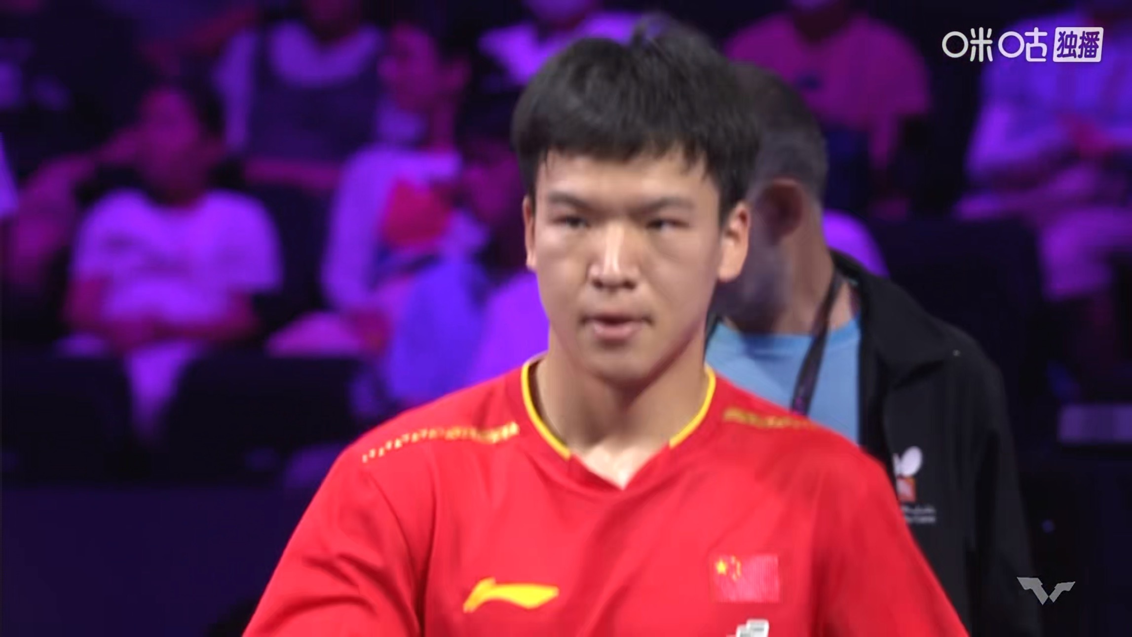向鹏3比1阿萨尔(11-3，9-11，11-2，11-6)晋级男单次轮wtt横滨