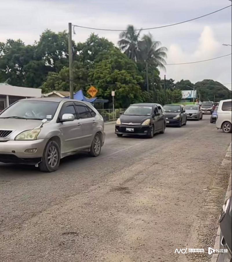 #在汤加中国人亲历7.6级地震#【连线亲历汤加地震的中国人：收到海啸警报，有人开