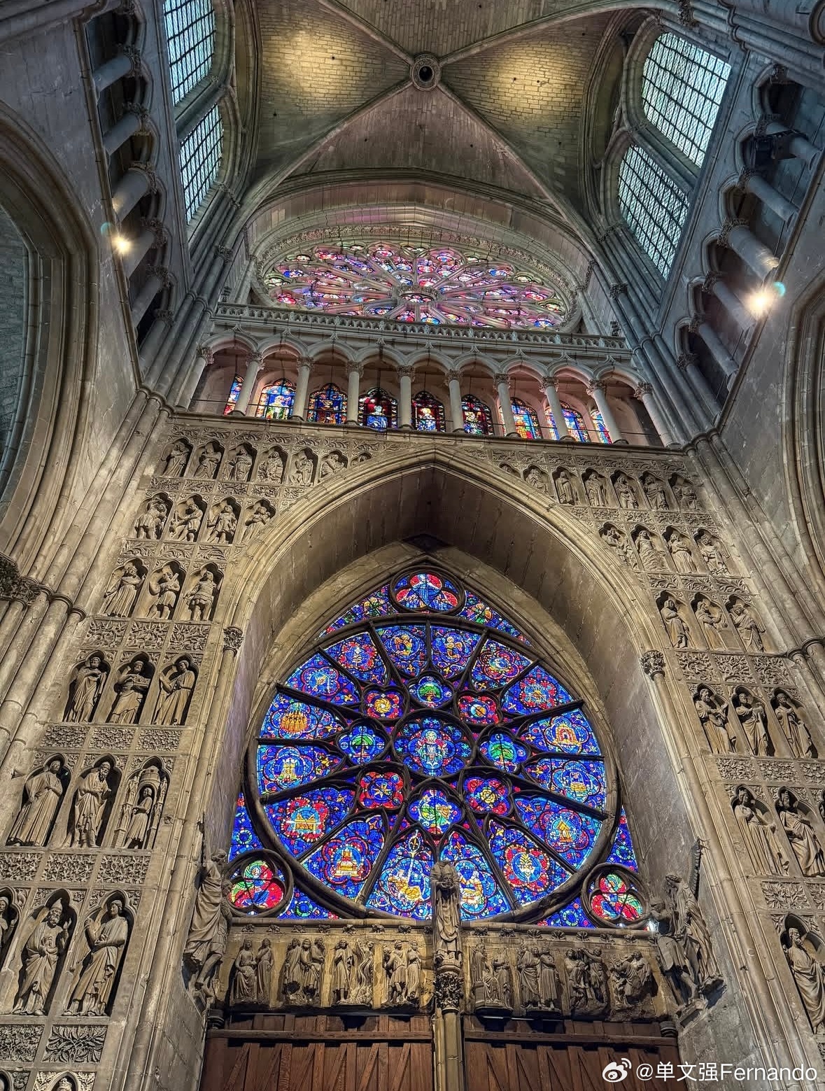 科贝尔🤝伊万诺维奇！Angie和Ana又一起出去玩了，法国兰斯圣母大教堂！wt