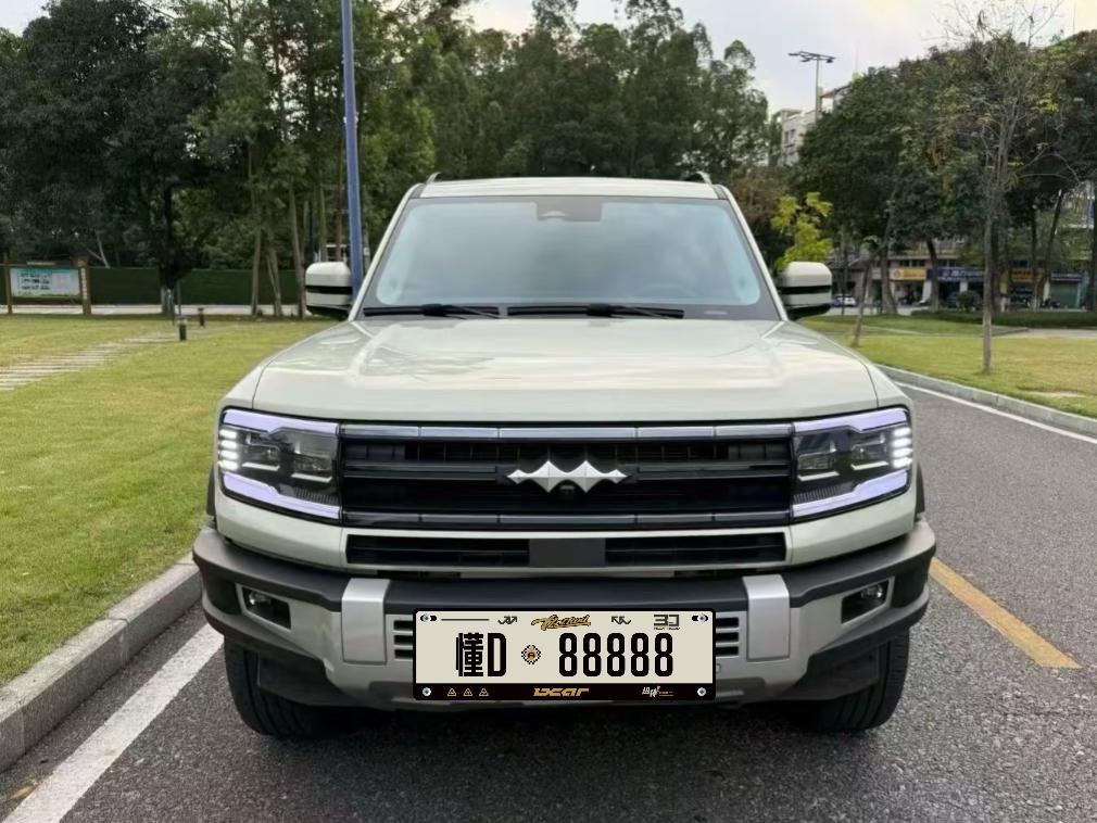 想要一台可城市代步、可进山穿越的插混硬派SUV，二手方程豹豹5是越野爱好者的首选