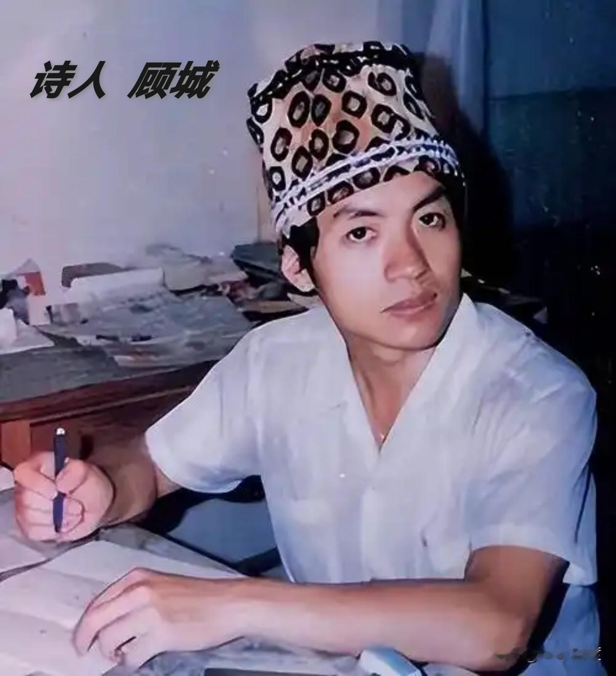 黑夜给了我黑色的眼睛，我却用它寻找光明。
                   