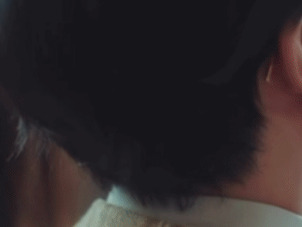 谁能告诉我？《不该接吻的！》这两卧龙凤雏是谁演的⁉️😂😂笑死我了🤣
好熟脸