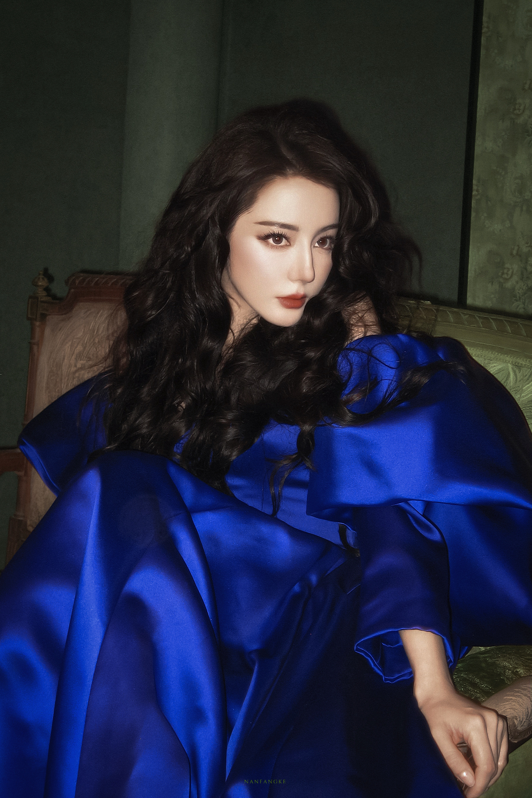 王亚飞给热巴化的油画妆迪丽热巴这张脸完全就是神塑…太有冲击力的美了 