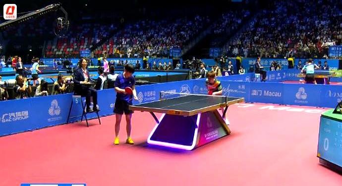 在第十五届全运会乒乓球女团小组赛B组比赛中，河北队对阵福建队。

孙颖莎用不到二