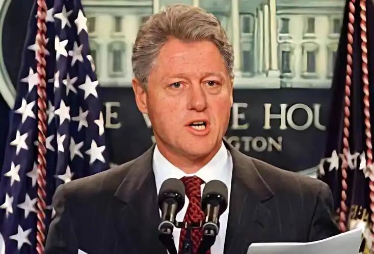 美国为什么越来越差了？因为说白了，自从克林顿之后的美国总统，几乎就无心治国了。