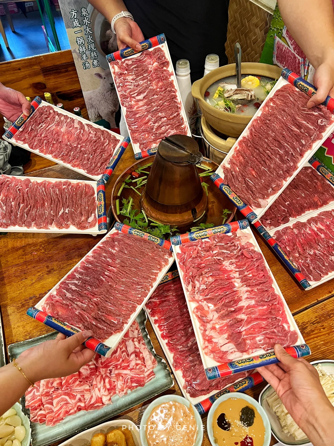 我要在网上问问？吃九盘涮肉花多少钱？