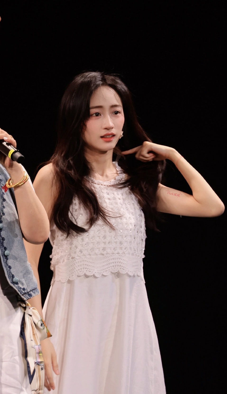 黄婷婷方回应被换角印象里她最近是不是在演话剧？演技感觉挺好的而且古装造型也不错？