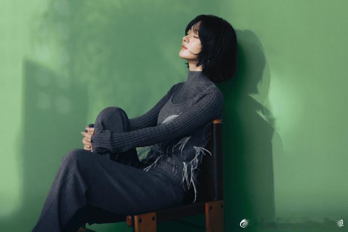 赵丽颖温柔溢出屏幕了  从《风吹半夏》的坚韧蜕变到此刻的柔软，颖宝的温柔会 “呼