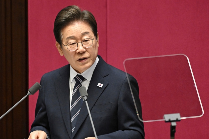 韩国总统李在明表示将尽快推进收回战时指挥权，强调韩美同盟虽有必要，但应避免过度依