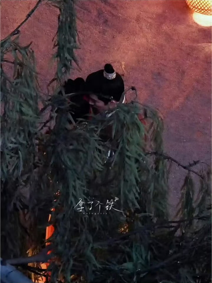 王星越章若楠戏内拥抱路透来了！这个拉扯感有点意思啊[流鼻血] ​​​