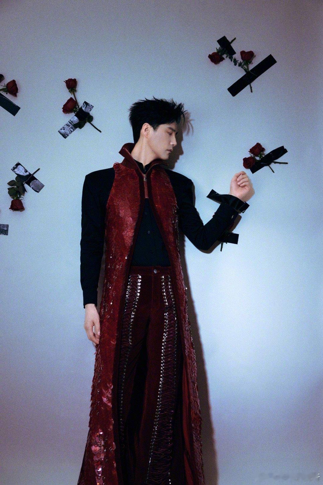 不知道 阿云嘎红衣很曼妙 阿云嘎用实力证明，曼妙不只属于柔美，更可以属于力量与气