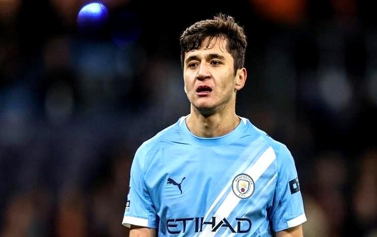 再不用身体吃饭，中卫也卷不动。
 
曼城冬窗砸下4000万欧，只为抢一个20岁的