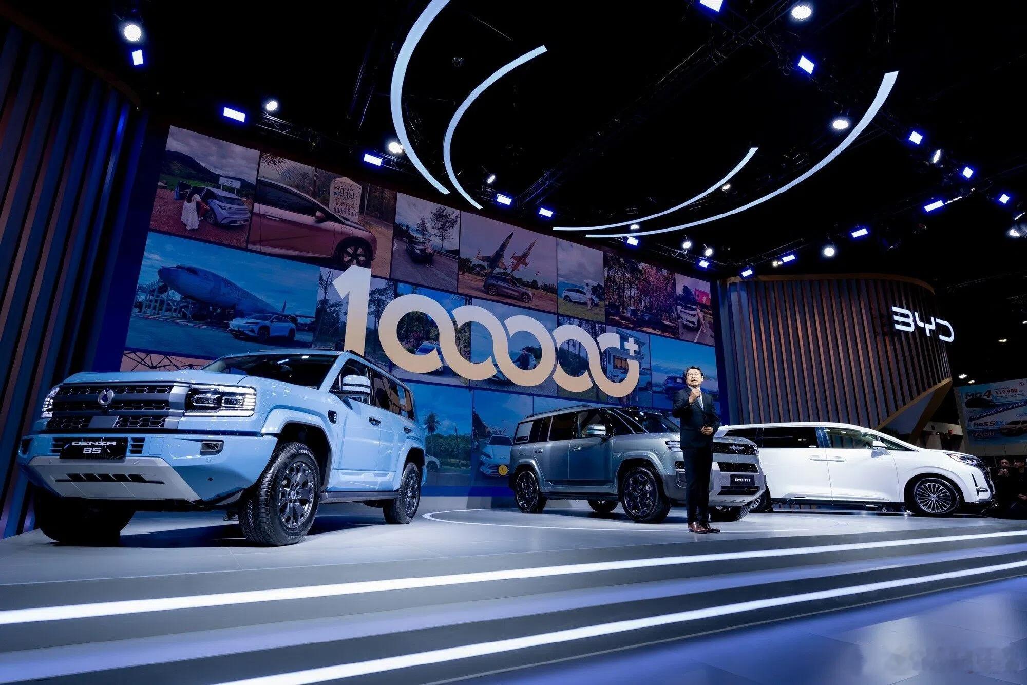 方程豹钛7 在这次的曼谷车展上迎来了它在泰国的首秀，展出的版本是双电机四驱的顶配