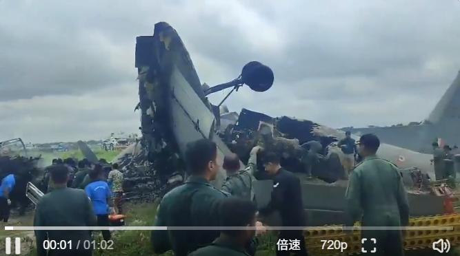 幸灾乐祸实不该，
你家飞机太能摔；
南亚高温天难耐，
保养敷衍想得开。
吃了咖喱
