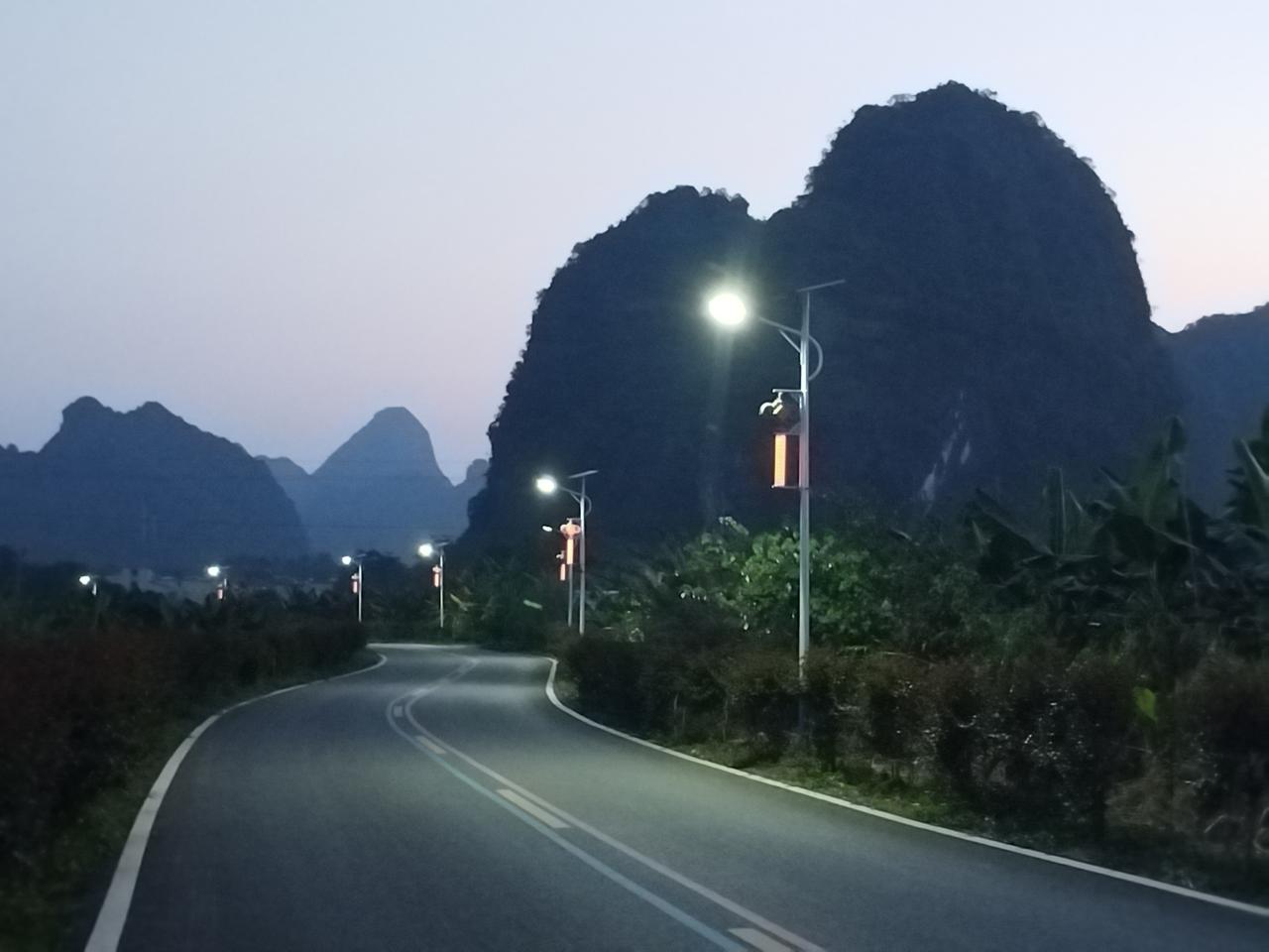 我国为白银加工，最重要的生产国，过去主要为出口，从南美进口矿产，然后工业品销售。