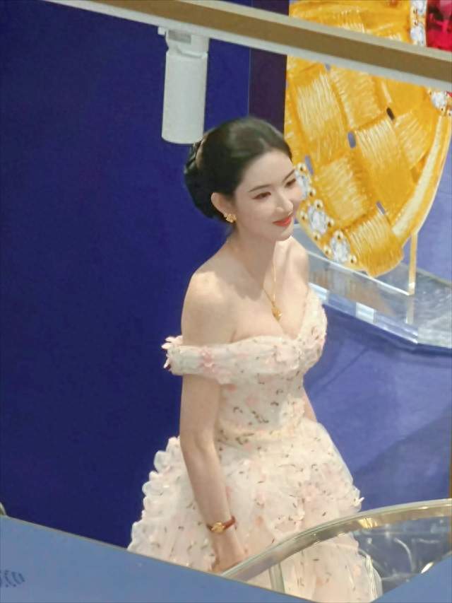 王玉雯这眼睛也太大了吧？
