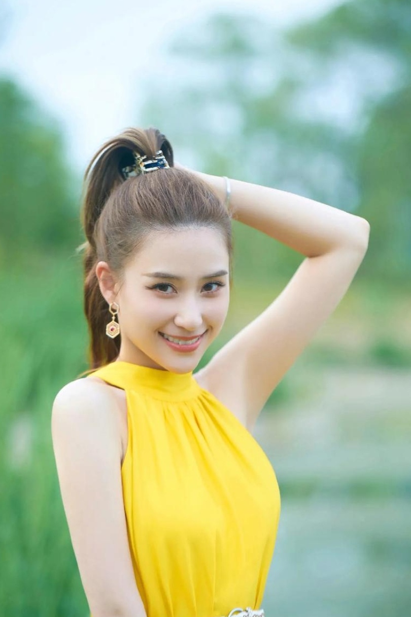 何超莲婚前婚后生子态度大变婚前，何超莲曾有较为积极的生育意愿，她在热恋时曾笑言要