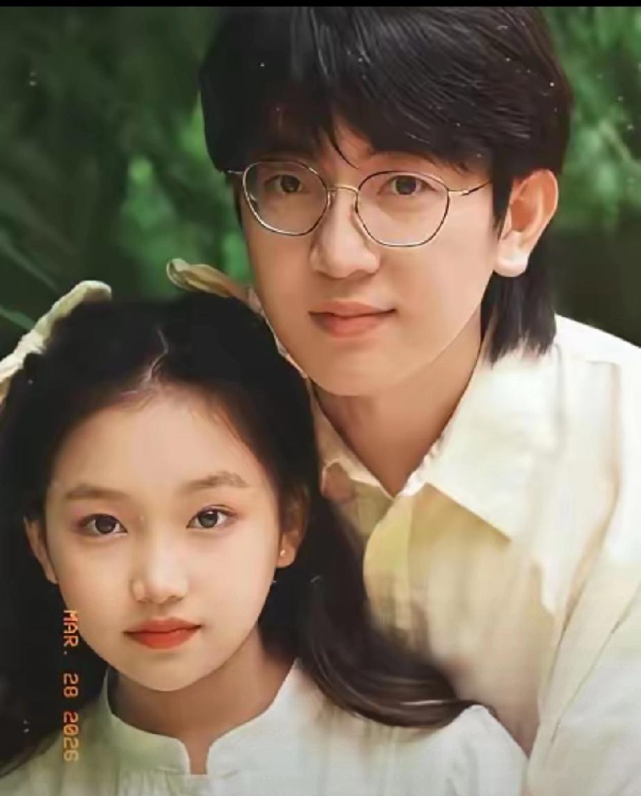 上海男子花25万为养女治眼，女孩重见光明跪地哭道歉
 
        上海一名