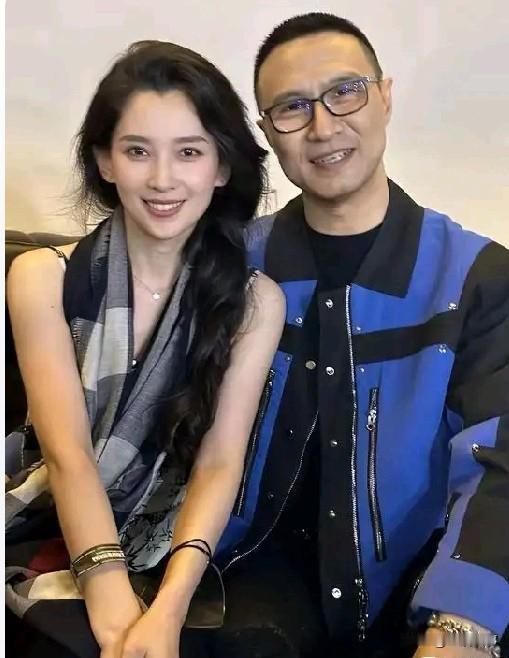这五姨太，又被“当到头”了
……
最近，某蜂又换女友
网上吵得沸沸扬扬一锅粥
