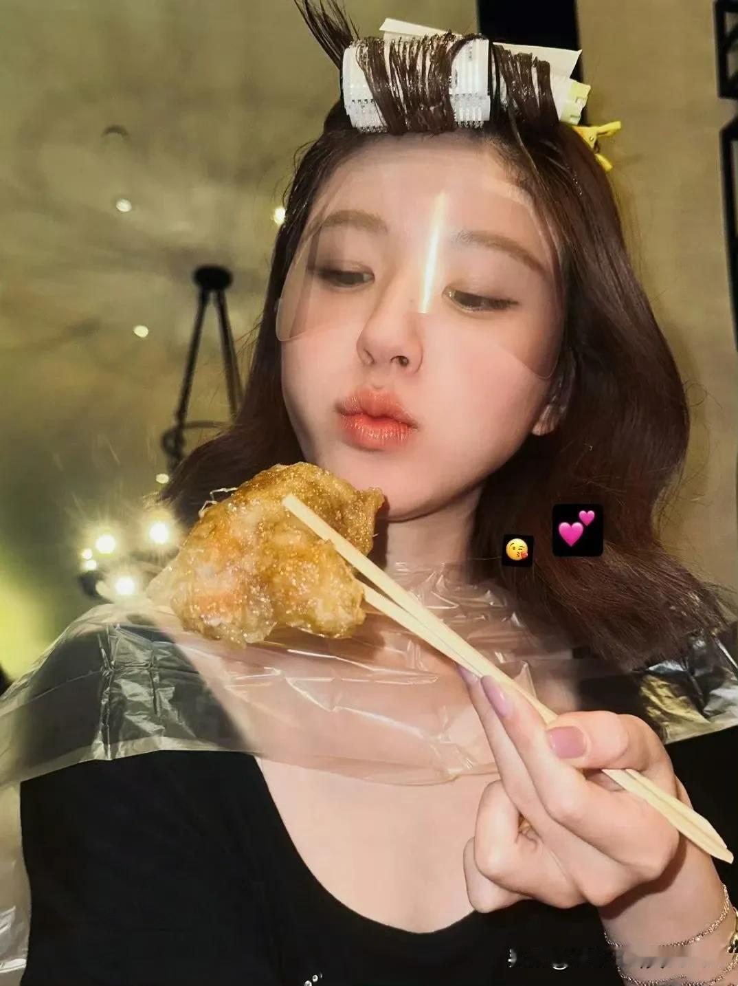 赵露思吃货一枚