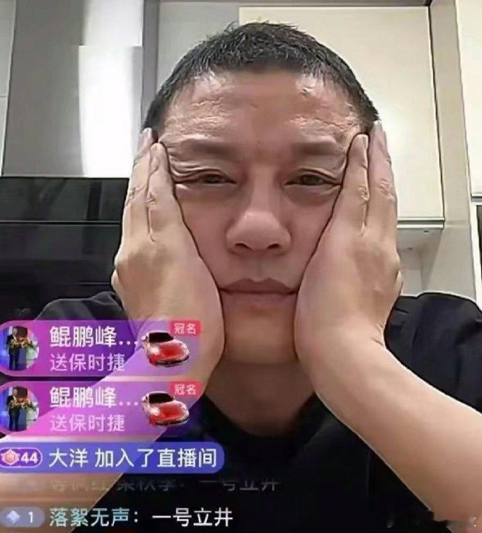 #李亚鹏直播哭穷#他还是不够穷，还了十年债还能吃的起外卖，李亚鹏是怎么欠下这么多