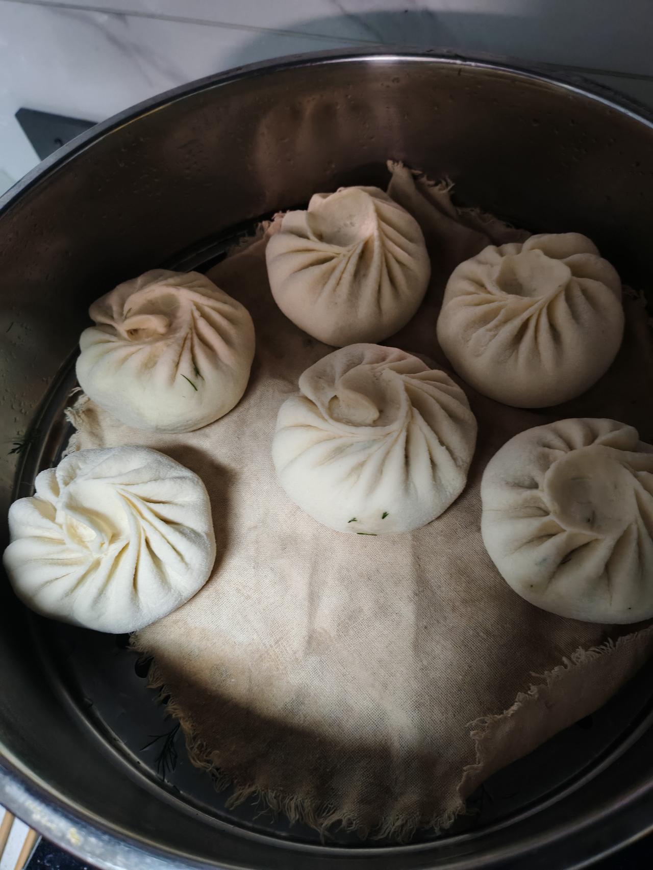 吃饱子专拣大的

七十年代中期，大概是一九七五年吧。那年我在县第二中学读高二，当