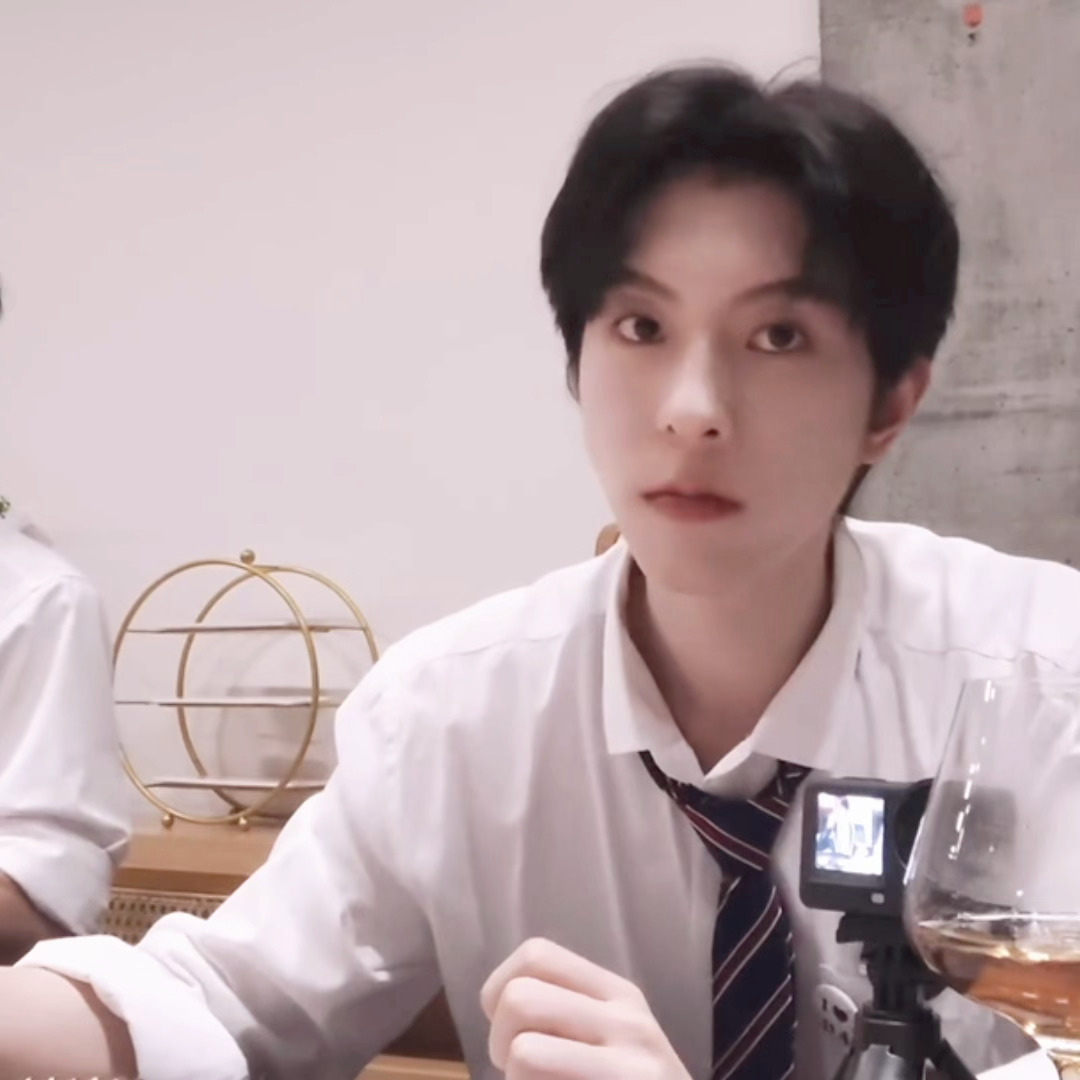 两个宝宝吃的摇头晃脑的萌坏了啊啊啊啊 ​​​