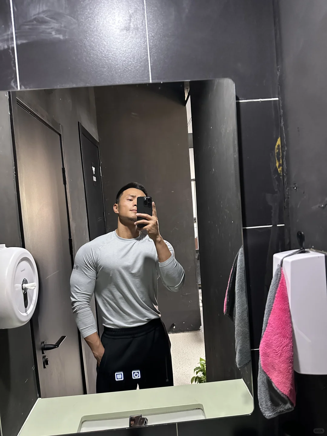 左滑展示脂包肌