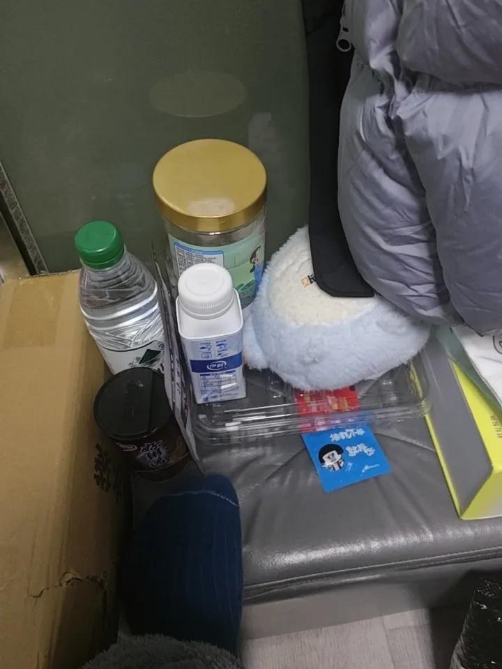 下岗后，工友们都拿什么维持生活估计都是靠以前的积蓄在生活，然后继续找工作