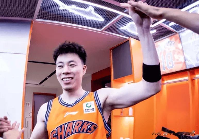 5000万！上海男篮买张镇麟花了多少钱，夺冠后没人再说“冤大头”了

去年夏天，