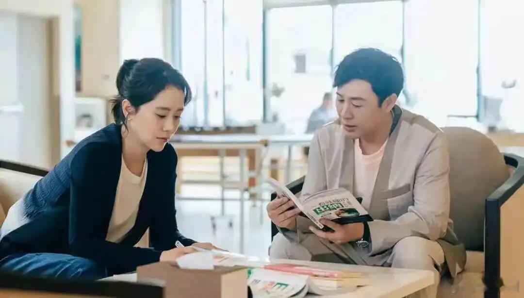 海清统一全家审美 看她演戏最舒服的一点是不“演”，特别自然流畅。童文洁的焦虑与温