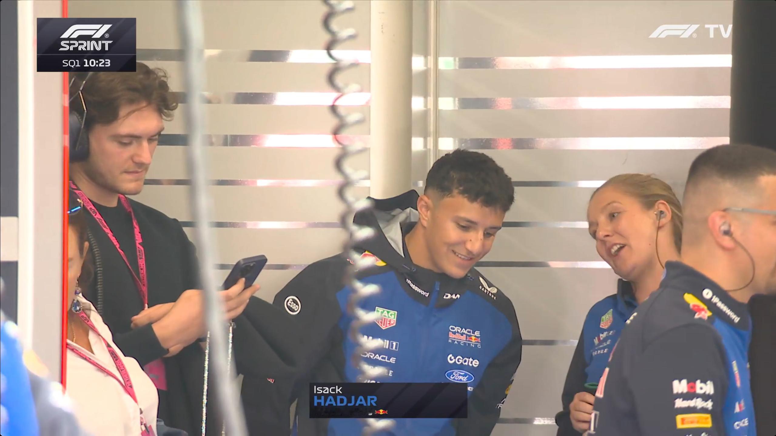 哈贾尔本周也来到了比赛现场，他去年在这里收获了生涯首个F1领奖台F12026F1