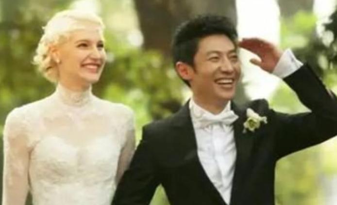八年前，亿万豪门千金李白执意要嫁给撒贝宁，而与父亲决裂，八年后，李白终于明白，自