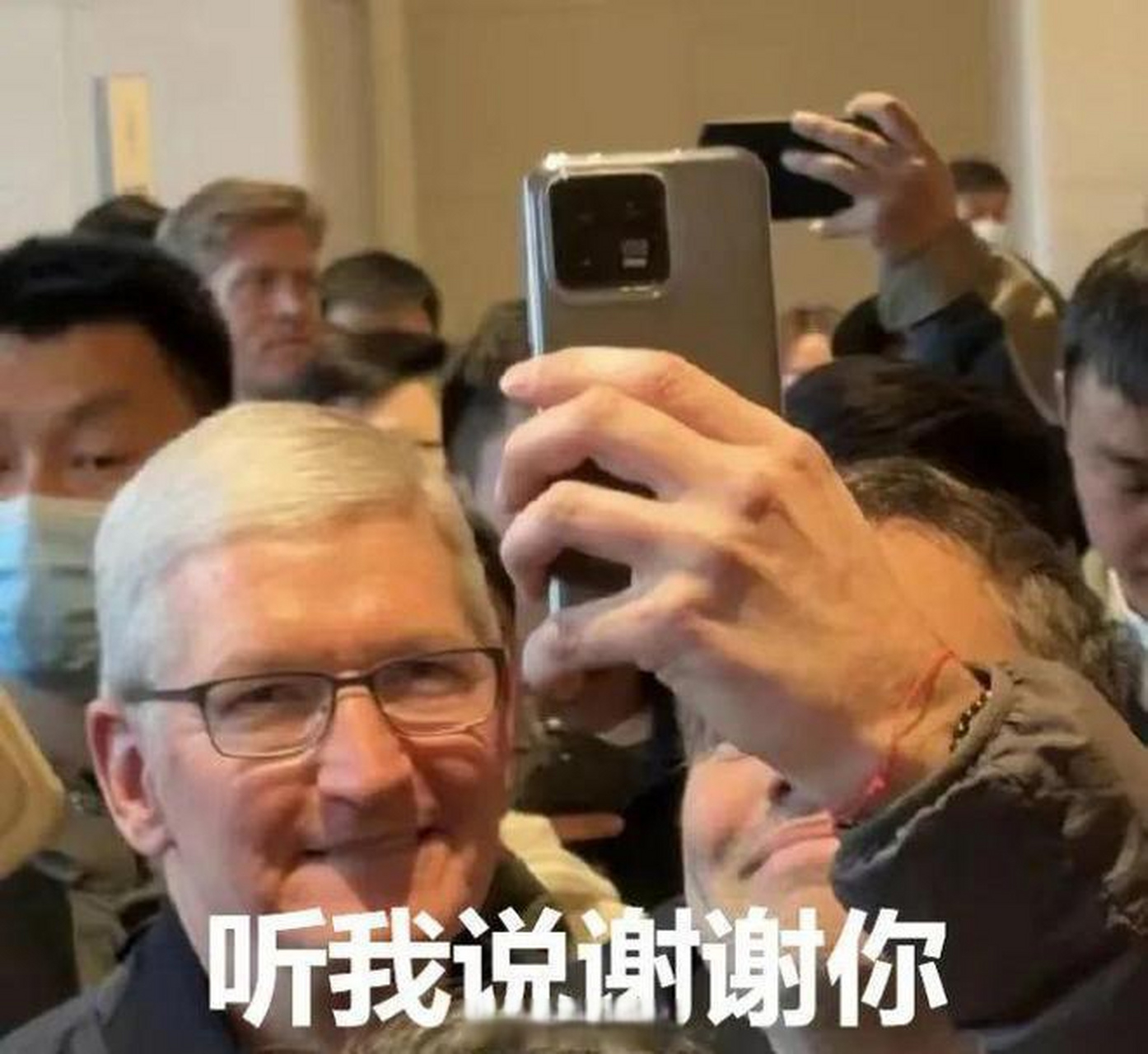iOS26 丑 从目前大家发的截图和视频来看，这个版本可以说是个半成品。。。还有