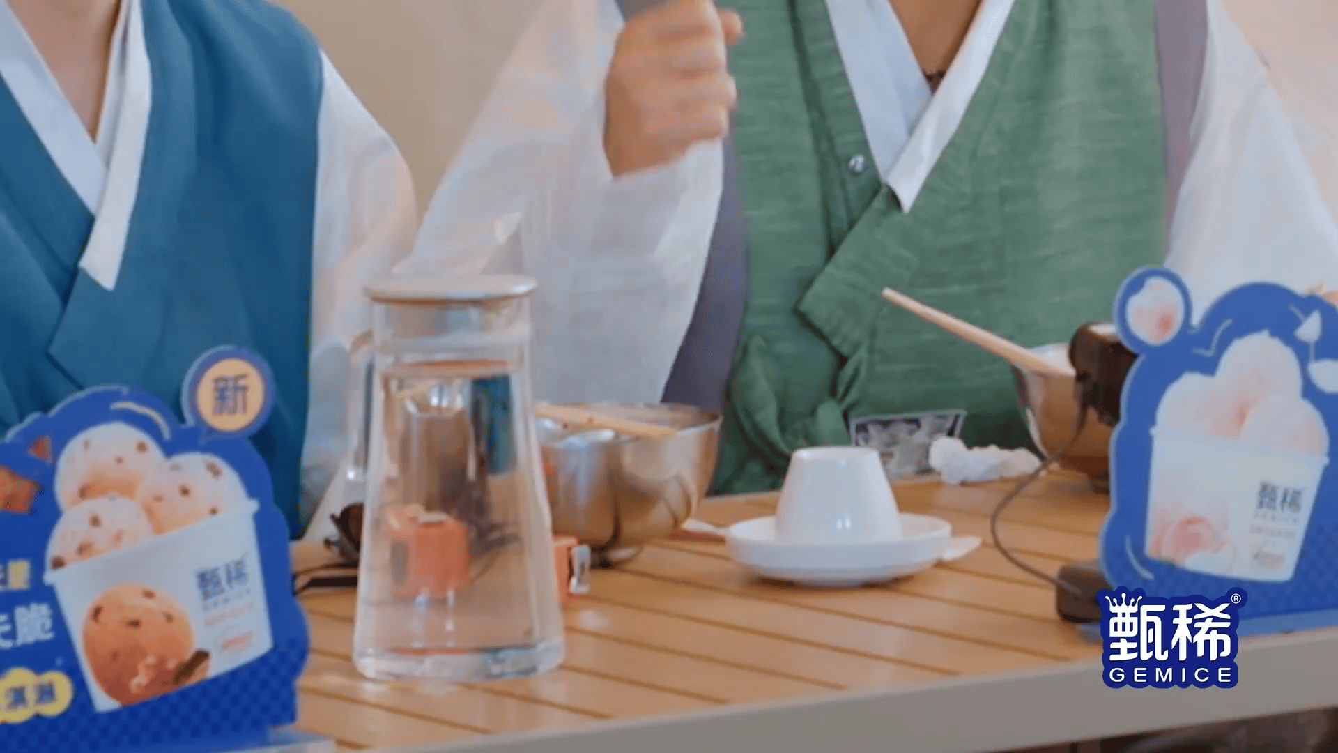 鹿晗小怒一下急得小鹿想自己回答了哈哈哈哈哈