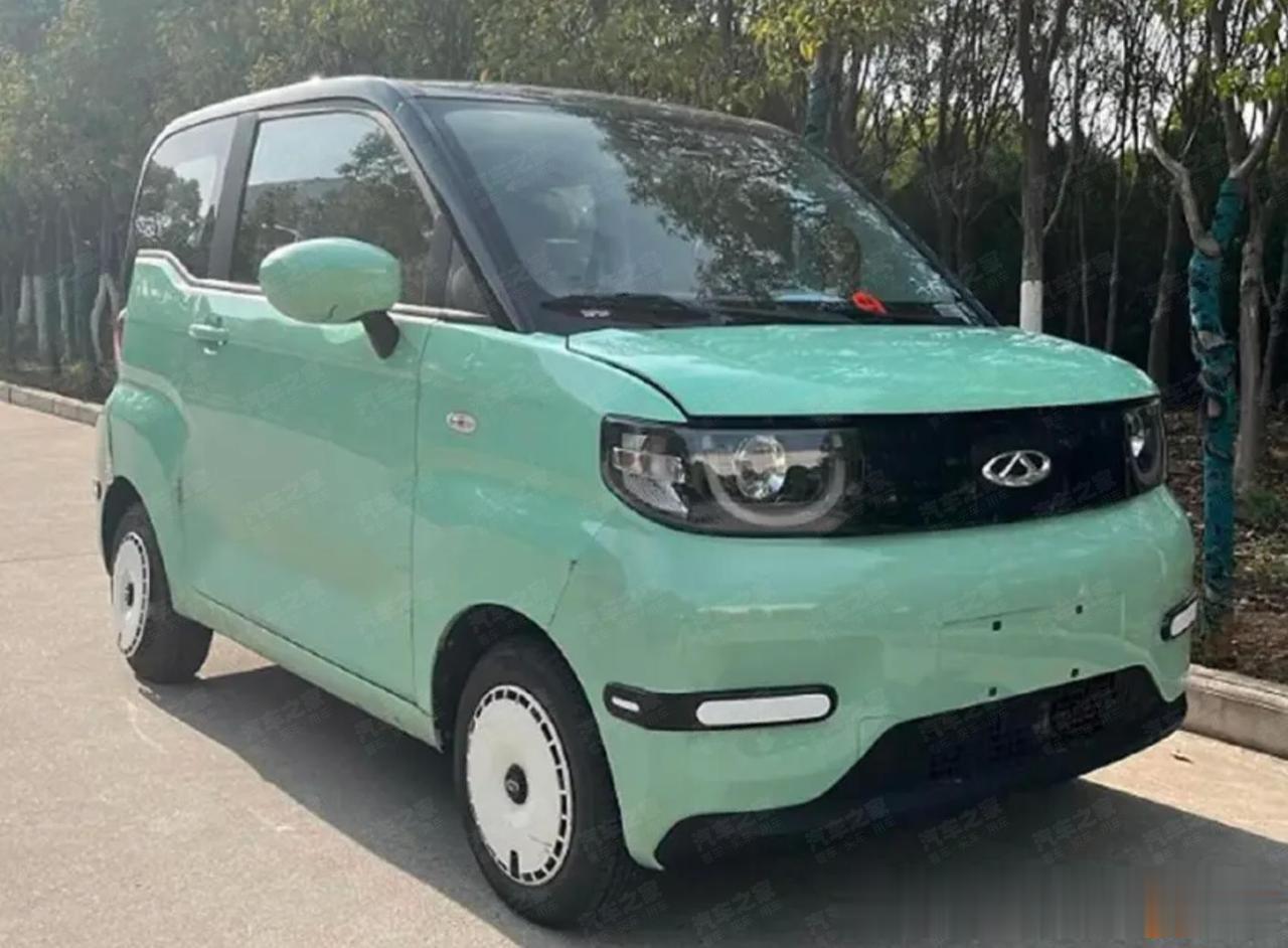 2023款QQ冰淇淋雪糕上市，售价2.99万元。纯电续航里程为120km，大家觉