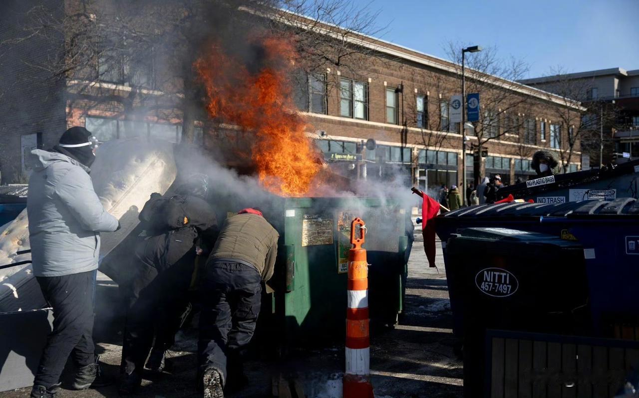 自由美利坚，枪击每一天

美国明尼苏达州再次发生联邦执法人员枪击事件，一名37岁