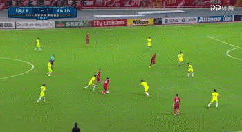 2017年的今天，亚冠东亚区决赛首回合，海港1:1浦和➡️队长胡尔克以胡尔克的方