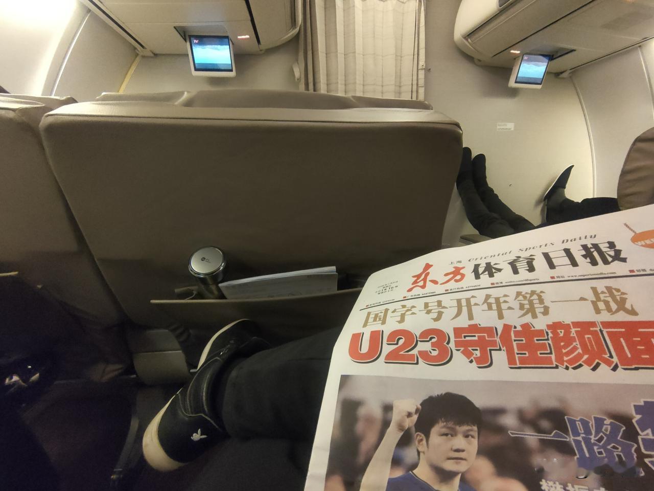 水到尽头是瀑布,人到尽头是什么? 都说“水到尽头是瀑布”，溪水遇悬崖一跃而成壮观