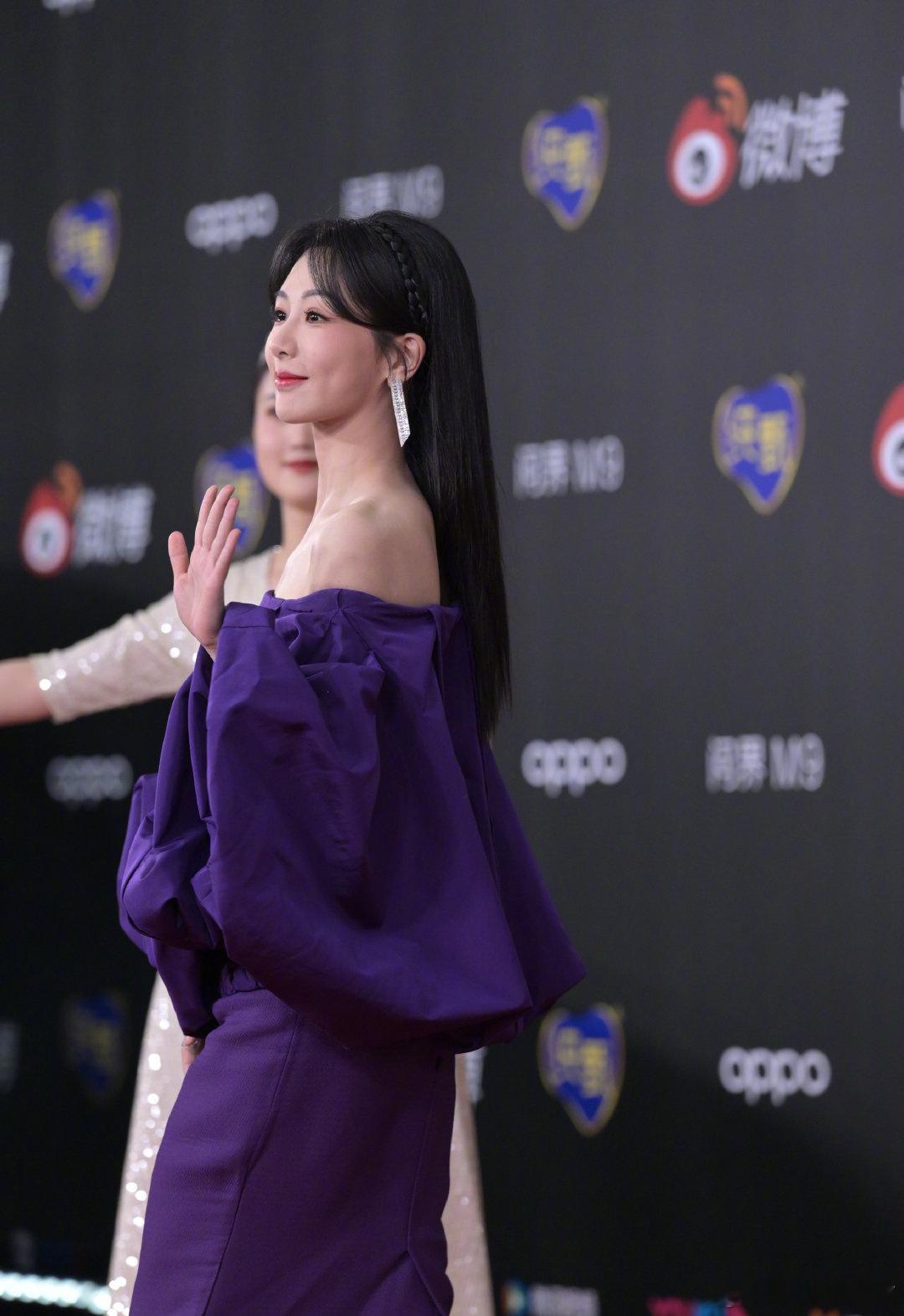 这俩剧对打比东北大集还热闹！杨紫李现二搭CP甜齁嗓子眼，白鹿敖瑞鹏仙侠虐恋哭湿枕