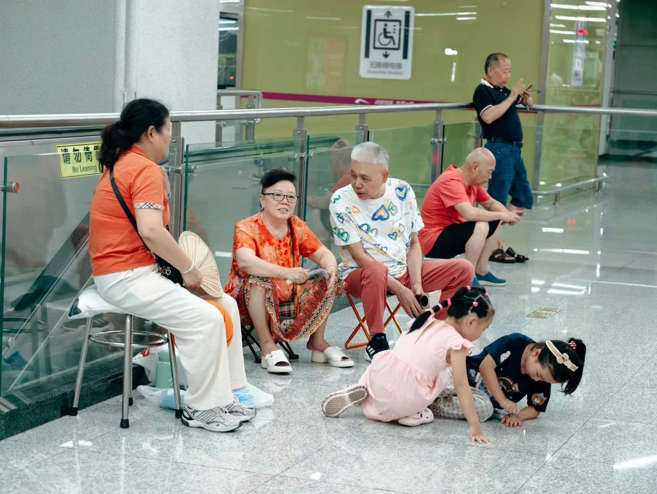 酷暑成都，消夏乐园。
图文：成都市摄影艺术家协会  曹铁
夏日生活打卡季