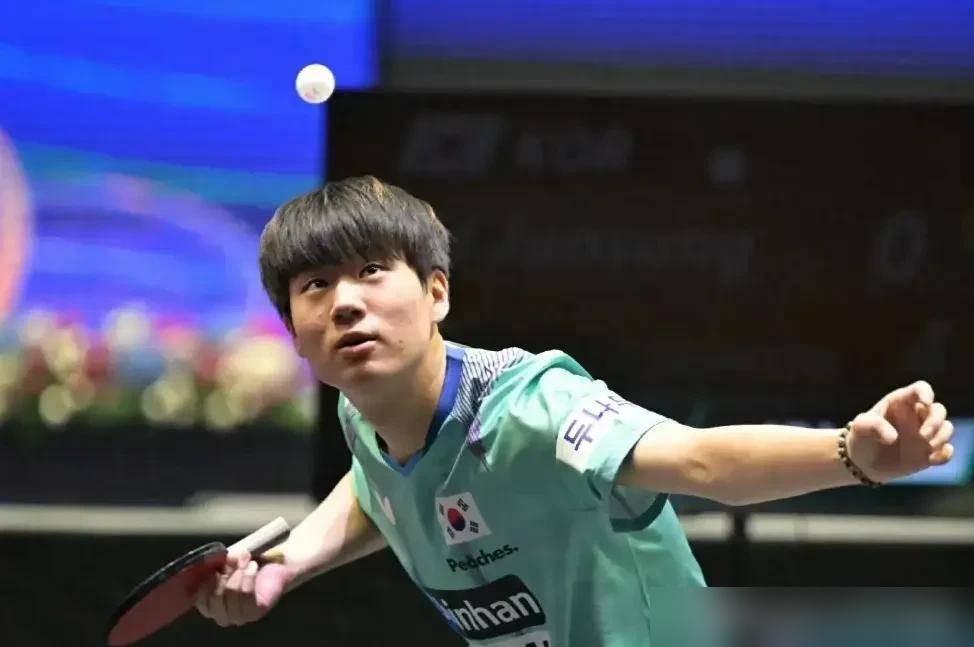 一个月前刚把国乒悍将打出11-0，今天竟惨败给世界第235名，韩国天才申裕斌彻底