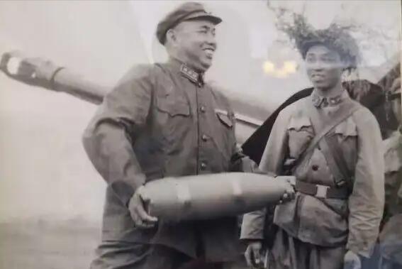 1955年，新中国第一次对开国将领授衔。有一位战功赫赫的将军，听说自己获封上将，
