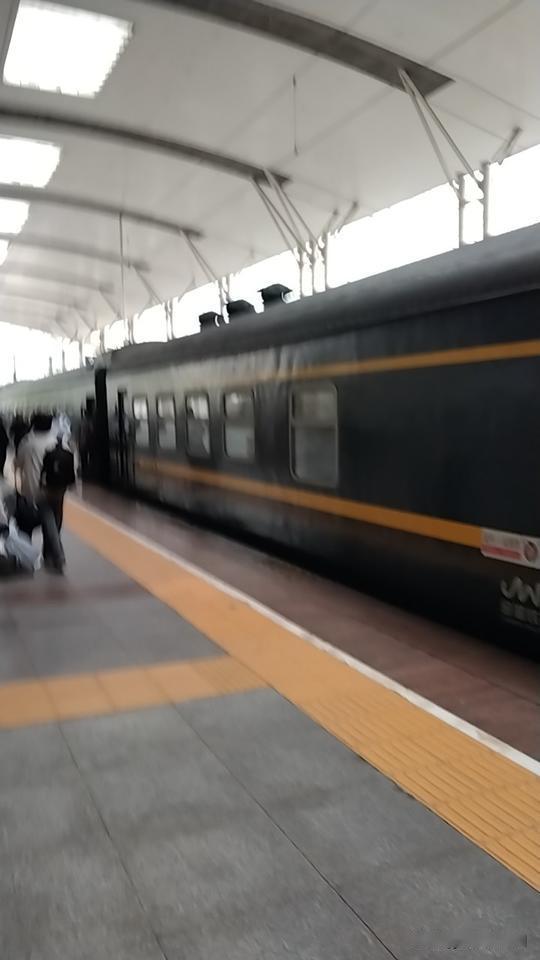 现在工作不好找，钱也不好赚，已是不争的事实，拿我经历过的一件事来说明，以前，我从