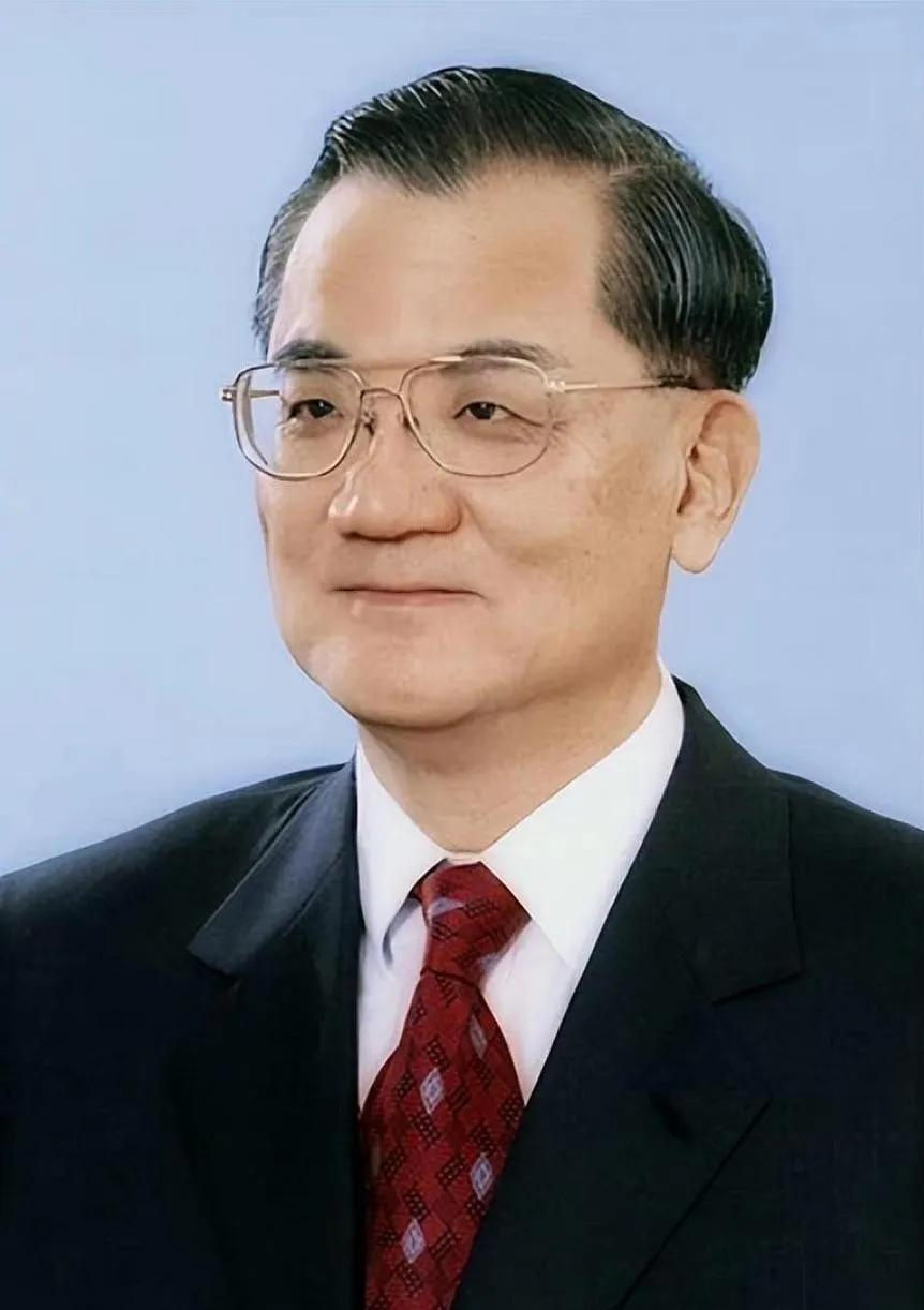 连战这辈子怕是做梦都想不到，自己拿真金白银捧出来的亲儿子，混了大半辈子，到头来却