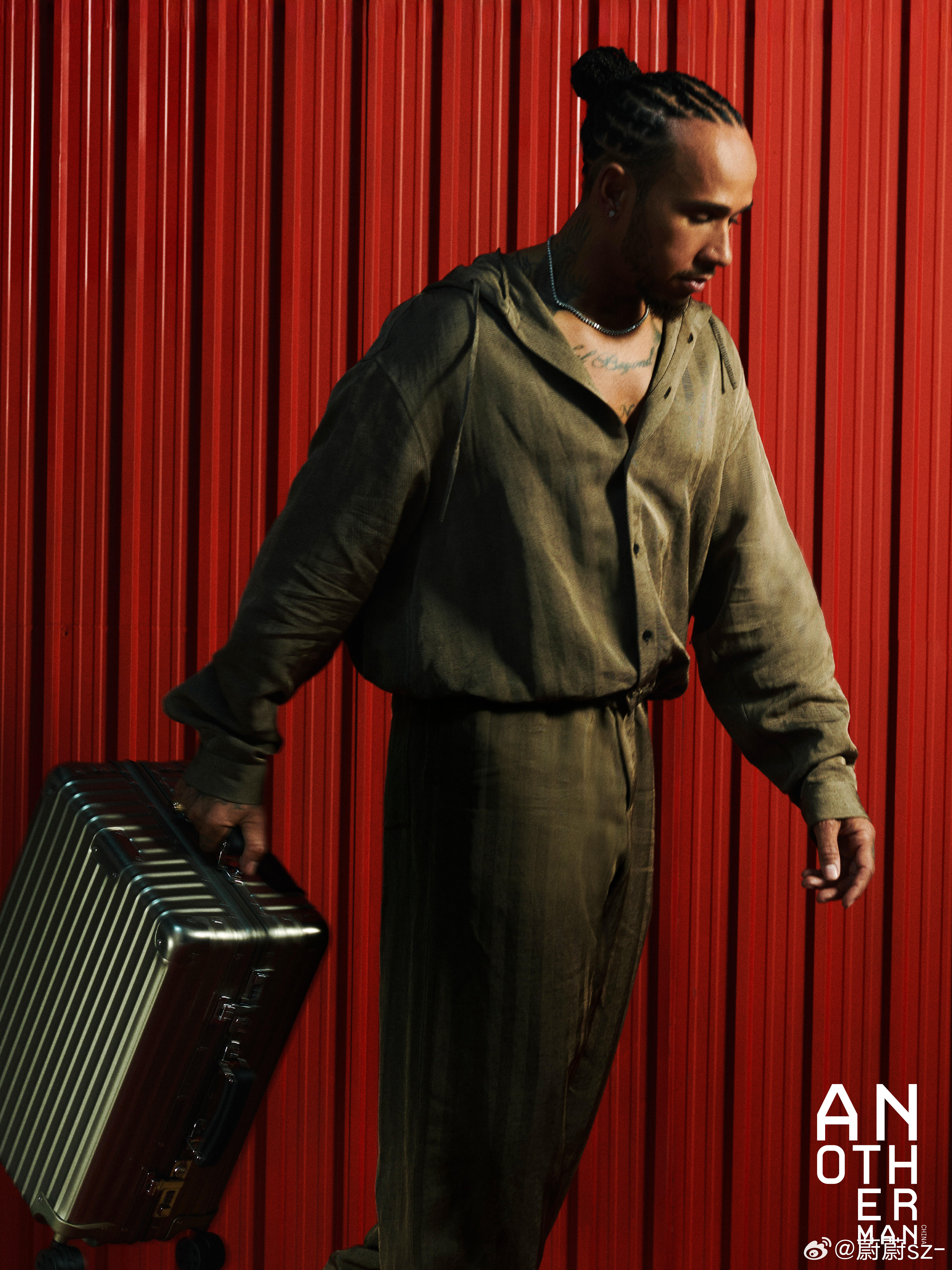 汉密尔顿AnotherMan开季封面F1七冠王刘易斯·汉密尔顿解锁《Anothe