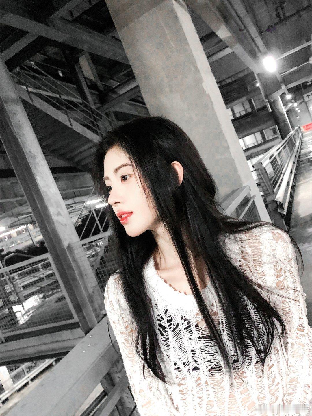jjy鞠婧祎万花世界 jjy鞠婧祎苏绿夏“你从春走来，于凛冬盛放”"𝒀𝒐𝒖