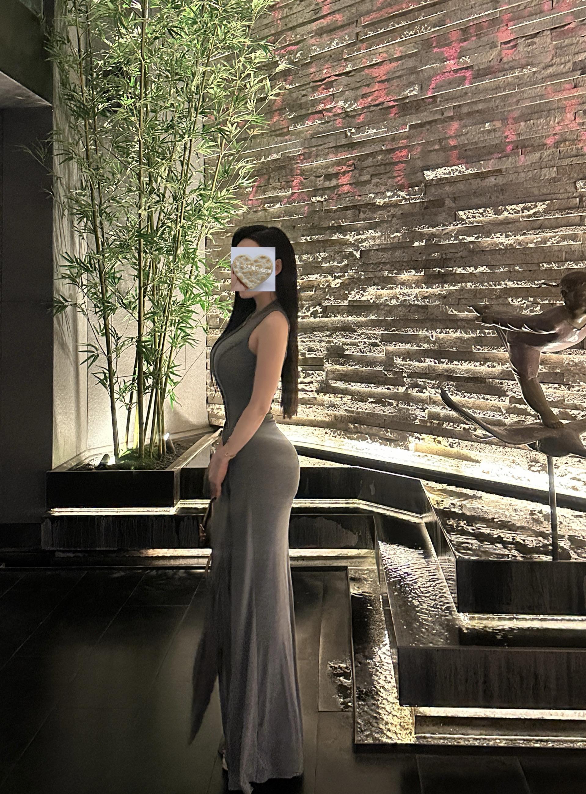 总会遇到一个人 能把你看透 知道你的糟糕 同时也明白你的好